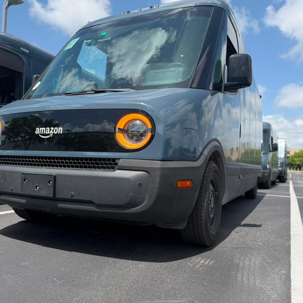 Delivery van of the Go On Logistics fleet